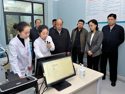 市人大常委會專題調研便民就醫服務與創業投資融合發展